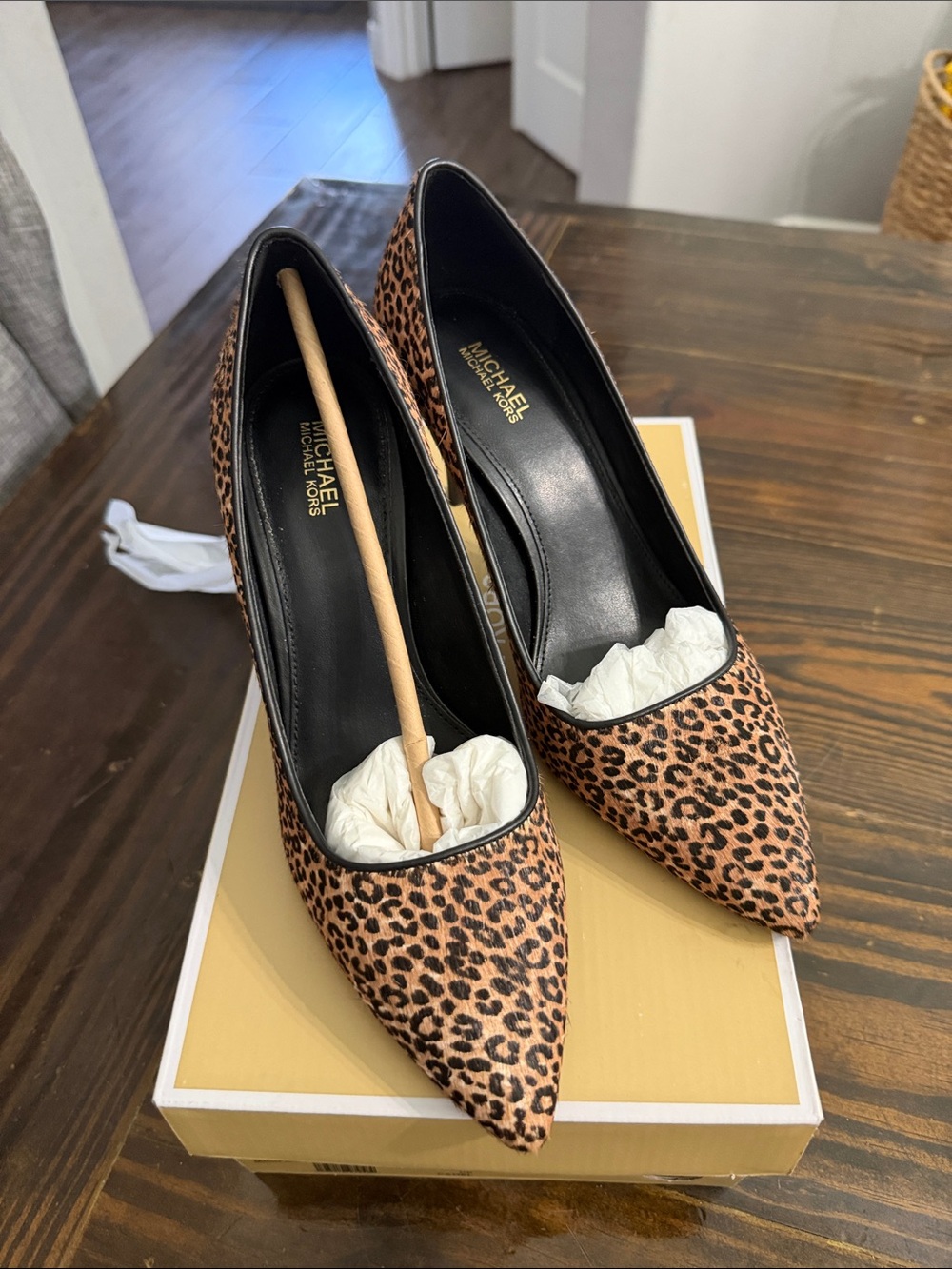 MICHAEL Michael Kors Leopard Print Pointed Toe Pumps - Brown/Black